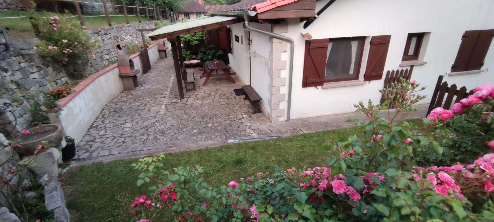 Apartamentos Rurales La Tabla Альес Экстерьер фото