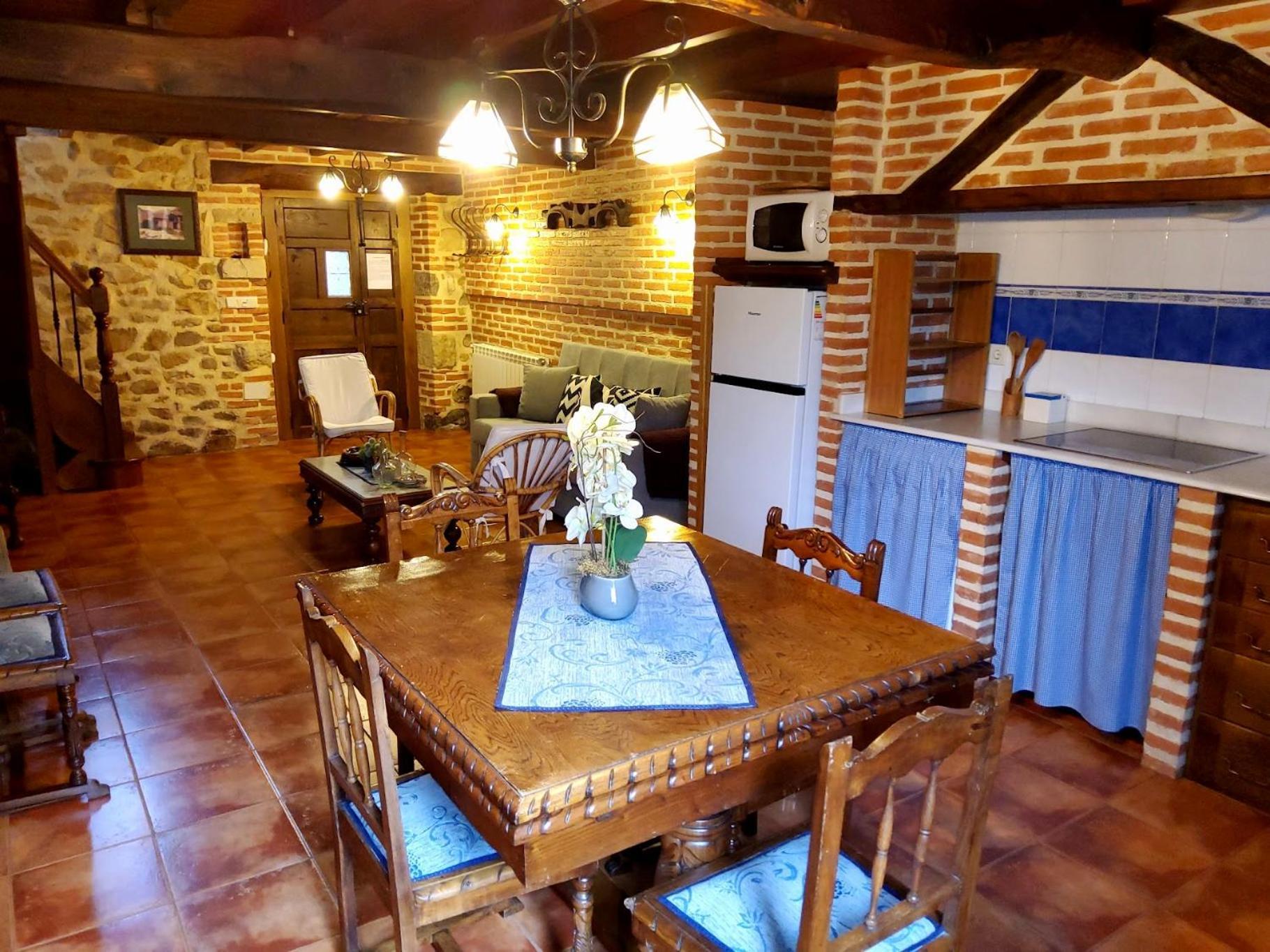Apartamentos Rurales La Tabla Альес Экстерьер фото