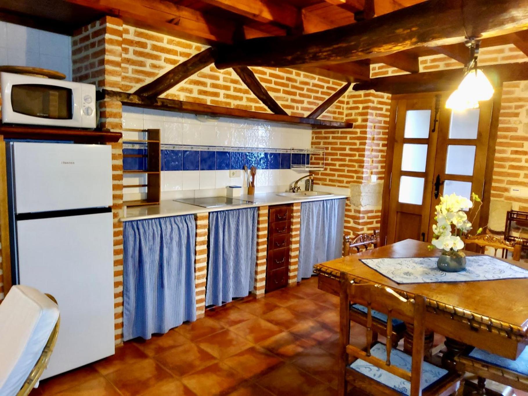 Apartamentos Rurales La Tabla Альес Экстерьер фото
